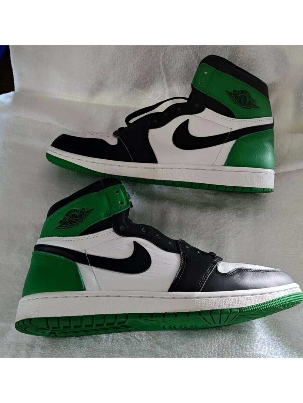 Jordan 1 High OG Lucky Green - Size 11.5 Near mint !! Clean!!